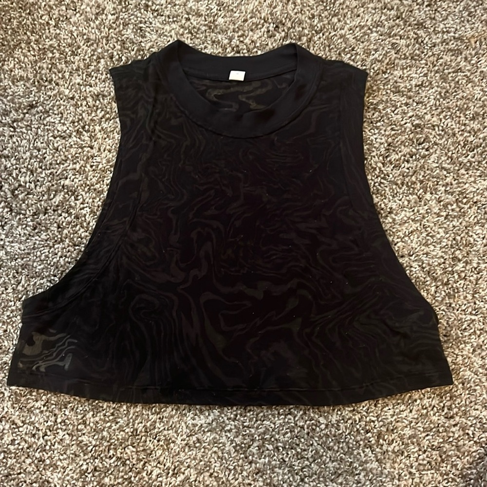 Lululemon crop top